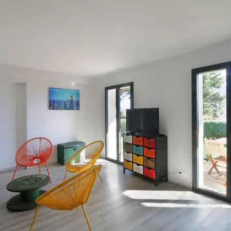 Apartment Comfortable Garden Level 2 Minutes From The On Foot!