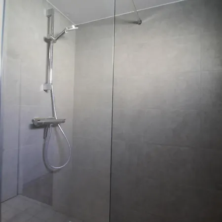 Apartment Comfortable Garden Level 2 Minutes From The On Foot! *