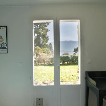 Comfortable Garden Level 2 Minutes From The On Foot! Apartment *